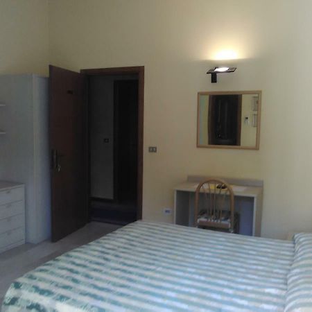 Hotel Cristallo Peschiera del Garda Exterior photo