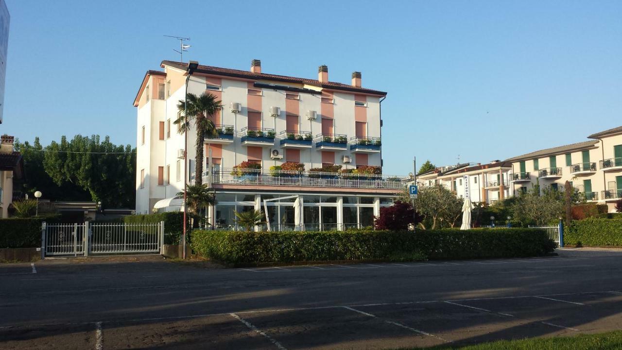 Hotel Cristallo Peschiera del Garda Exterior photo