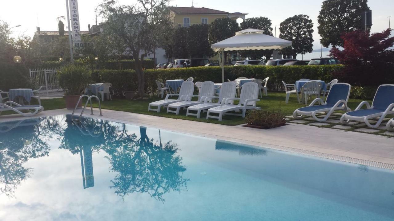 Hotel Cristallo Peschiera del Garda Exterior photo