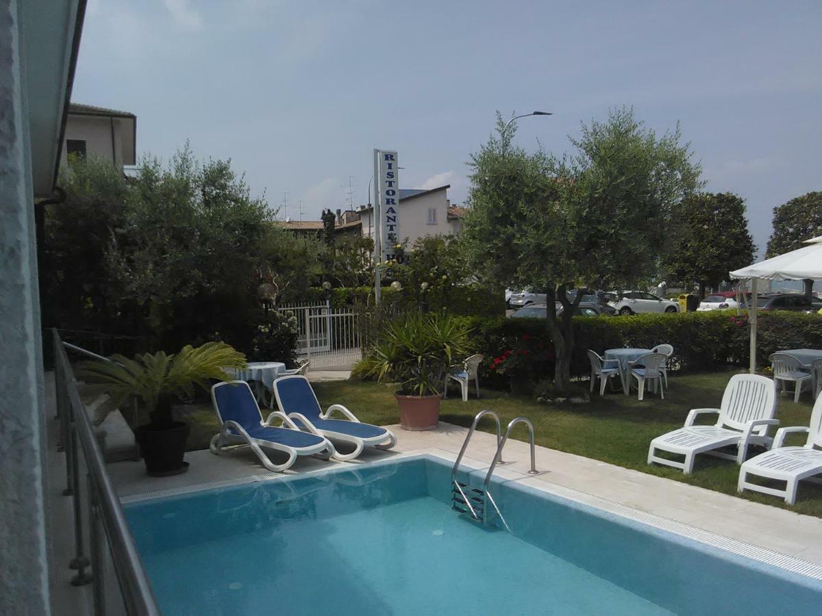 Hotel Cristallo Peschiera del Garda Exterior photo