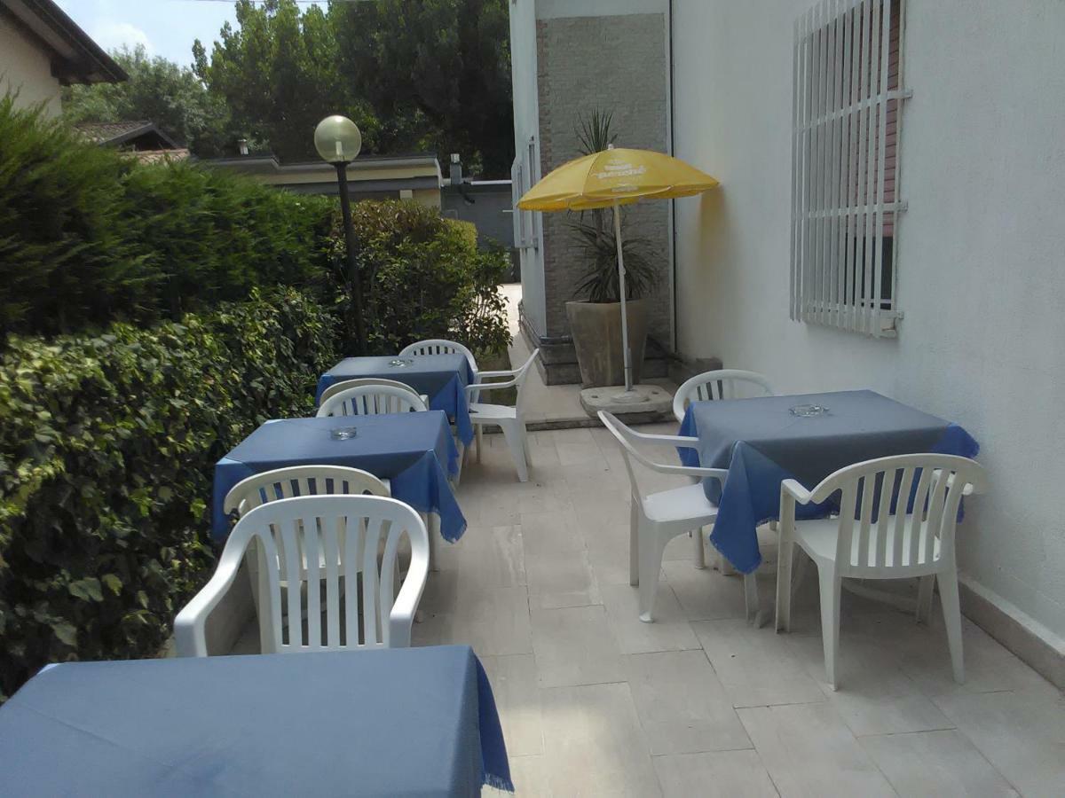 Hotel Cristallo Peschiera del Garda Exterior photo