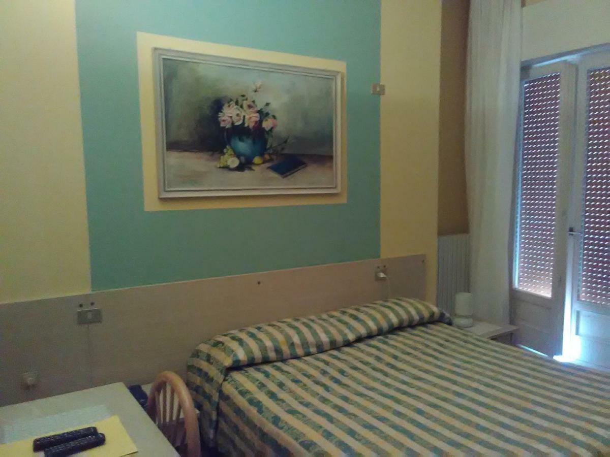 Hotel Cristallo Peschiera del Garda Exterior photo